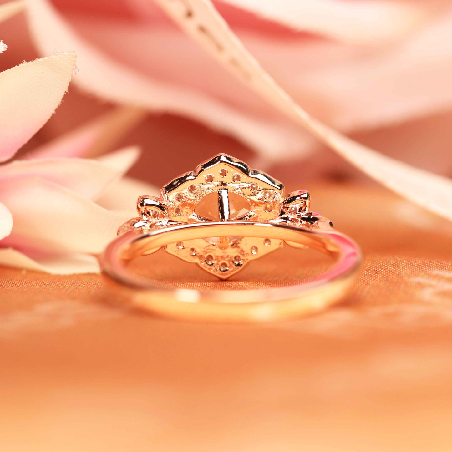 Flower shape 1.2 carat Round cut Morganite Engagement Ring for Women in Rose Gold