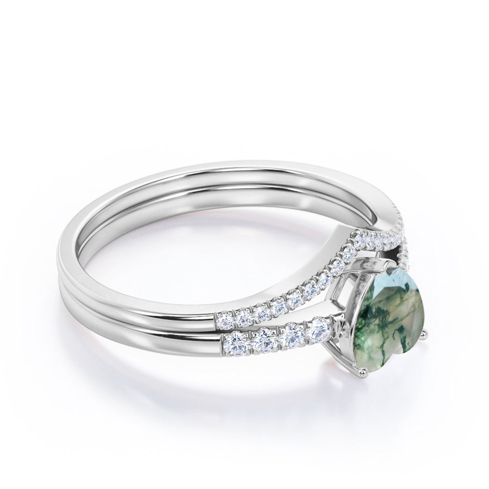 Lovely Antique 1.3 carat Heart shaped Moss Green Agate and diamond contoured wedding ring set in White gold
