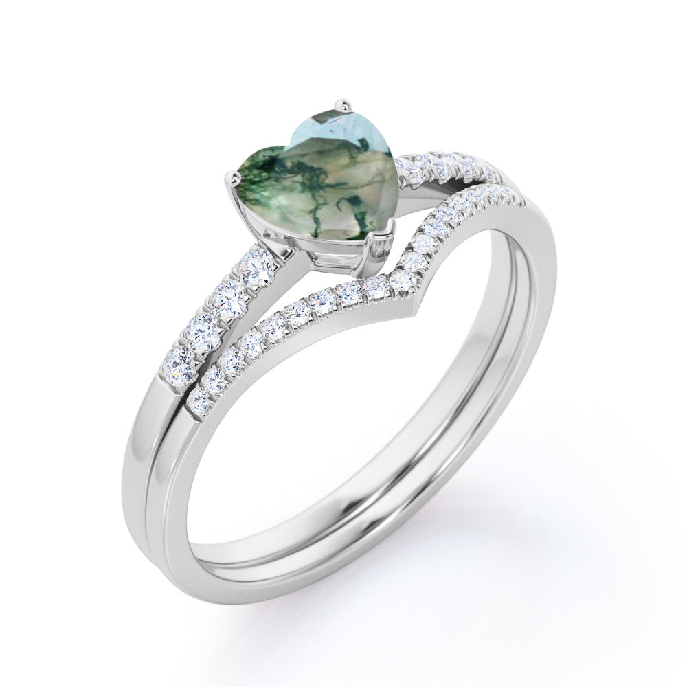 Lovely Antique 1.3 carat Heart shaped Moss Green Agate and diamond contoured wedding ring set in White gold