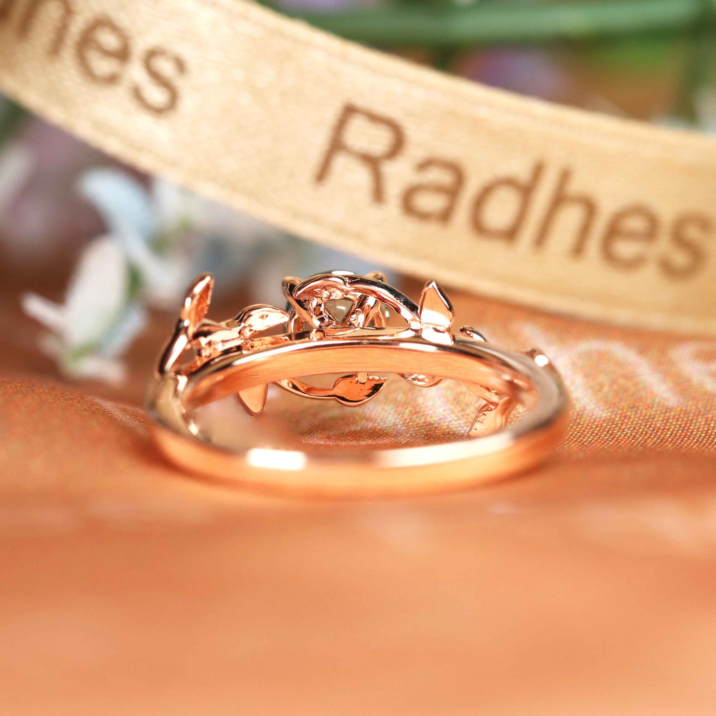 Vine 1 carat Round Cut Alexandrite Nature-inspired Solitaire Ring in Rose Gold