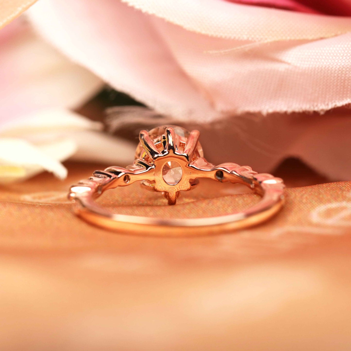 1.1 carat Round Morganite Vintage Engagement Ring in Rose Gold