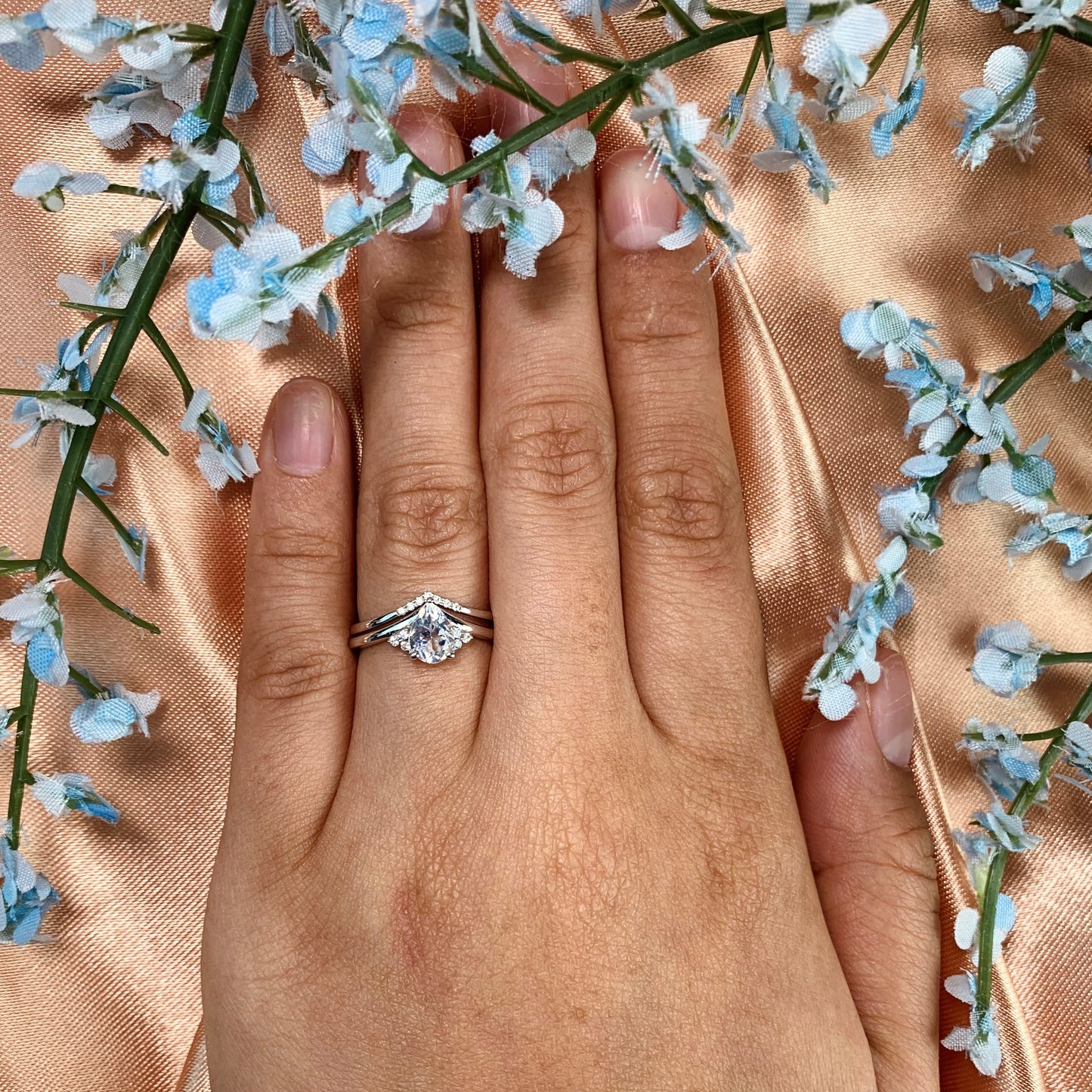 Vintage 1.15 carat Pear Shape Rainbow Moonstone Boho Wedding Set in Gold