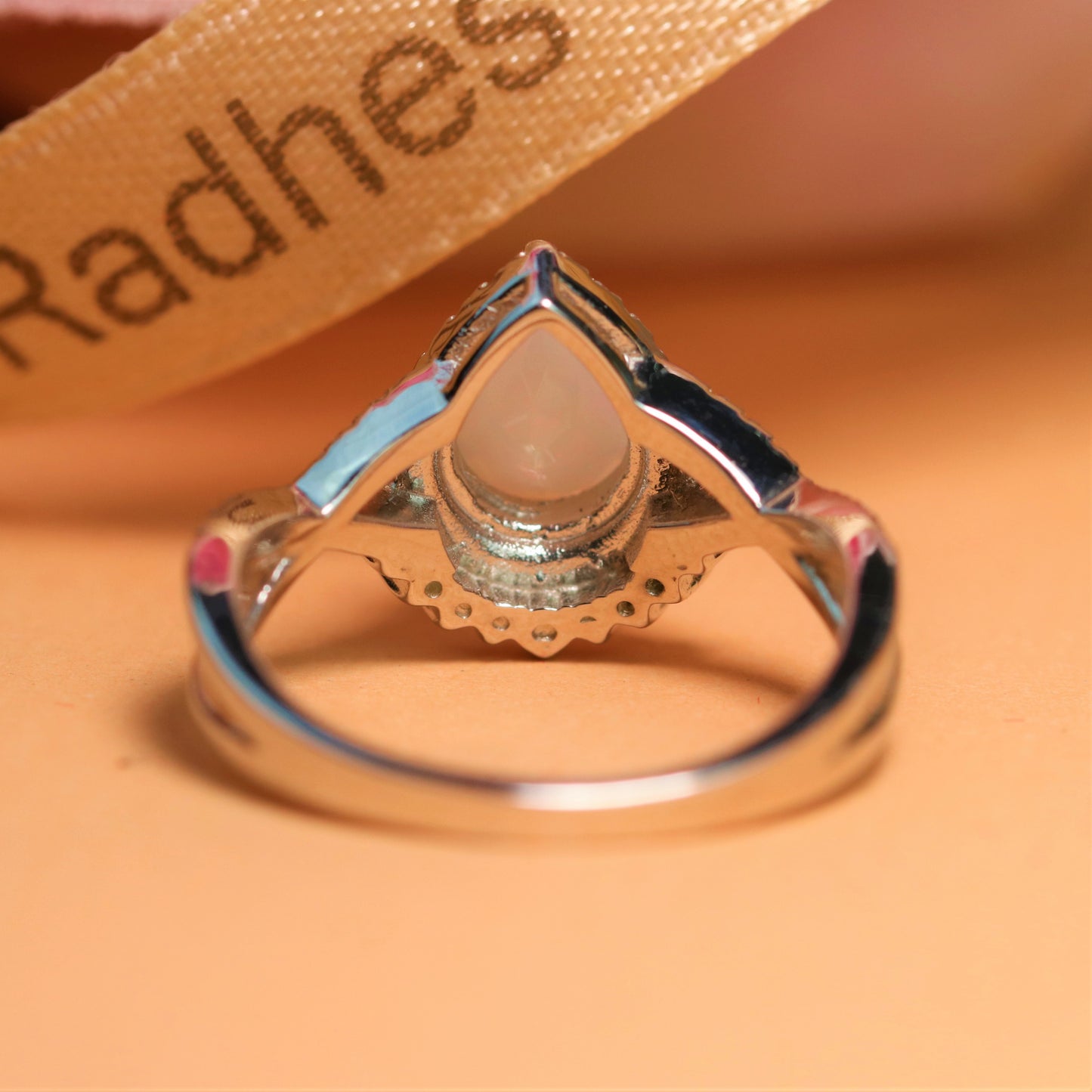 Vintage artdeco 1.5 carat pear shape Fire Opal Engagement Ring in Gold