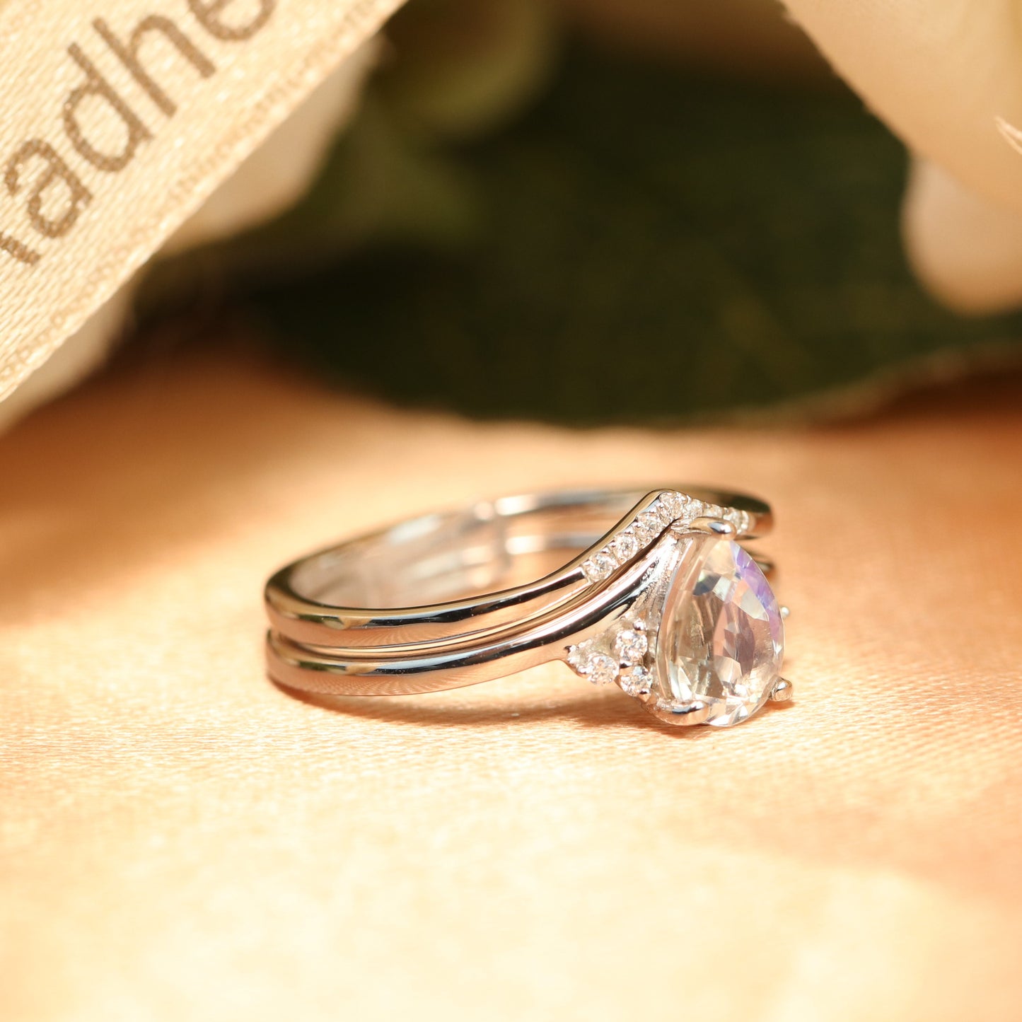 Vintage 1.15 carat Pear Shape Rainbow Moonstone Boho Wedding Set in Gold