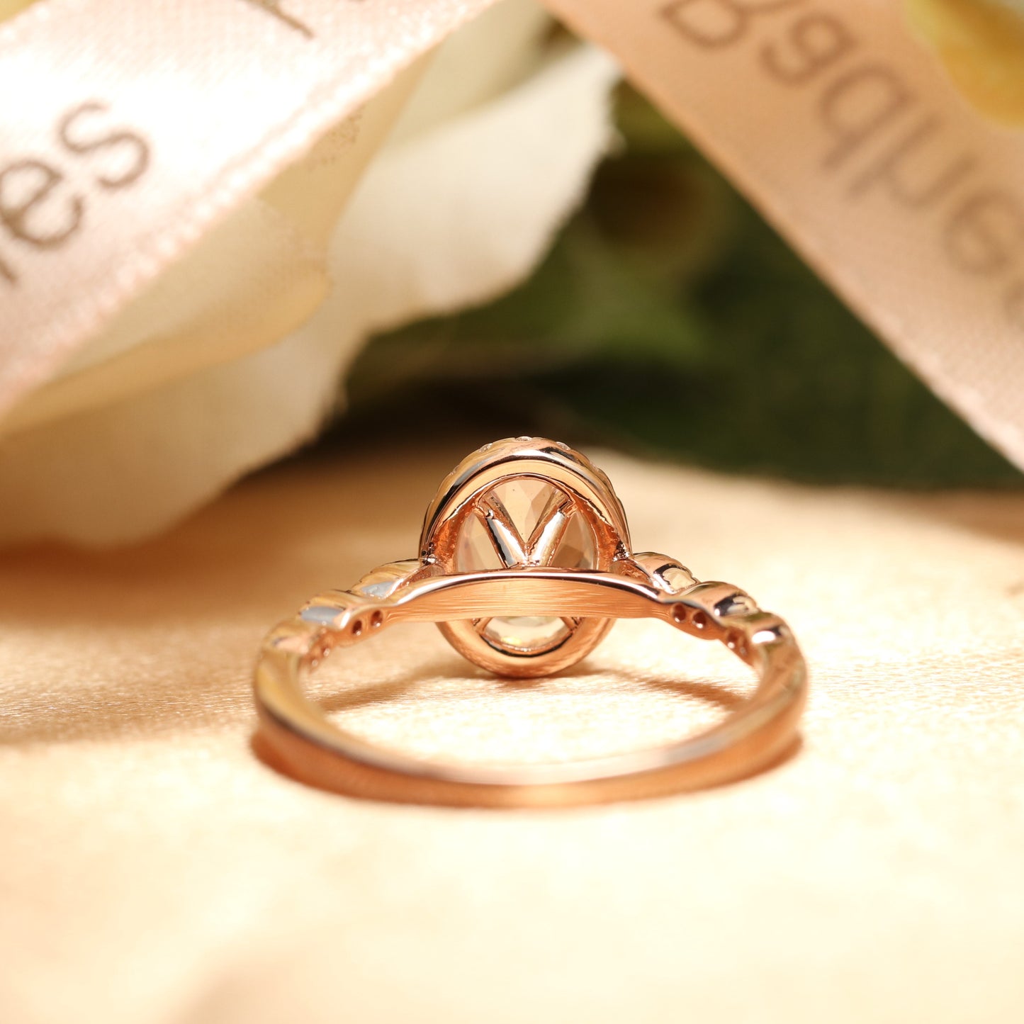 1.5 carat Oval Cut Rainbow Moonstone Vintage Ring in Rose Gold