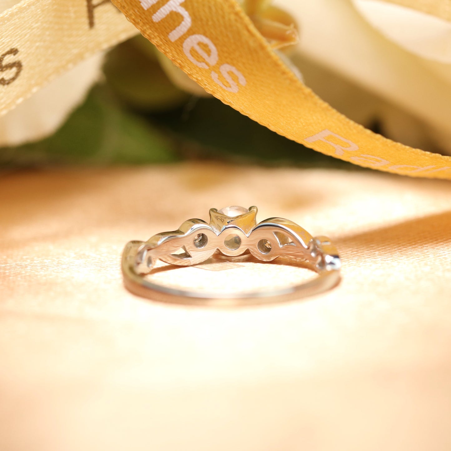 Leaf Design 1.1 carat Round Cut Rainbow Moonstone Nature-inspired Ring in Gold