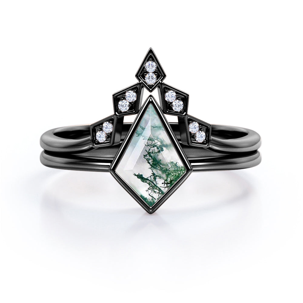 Bezel Chevron 1.1 carat Kite shaped Moss Green Agate and diamond anniversary ring in White gold-engagement ring