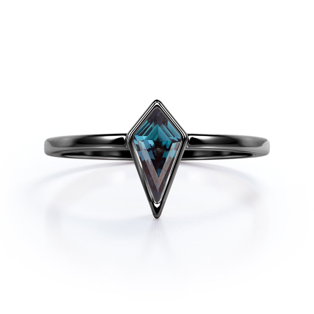 Antique Bezel 1 carat Kite shaped Alexandrite engagement ring in Rose gold-promise ring for women