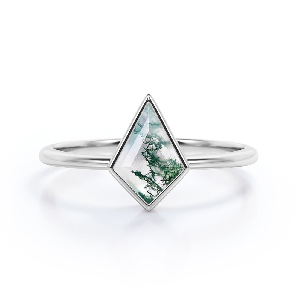 Perfect Bezel 1 carat Kite shaped Moss Green Agate solitaire engagement ring in Black gold