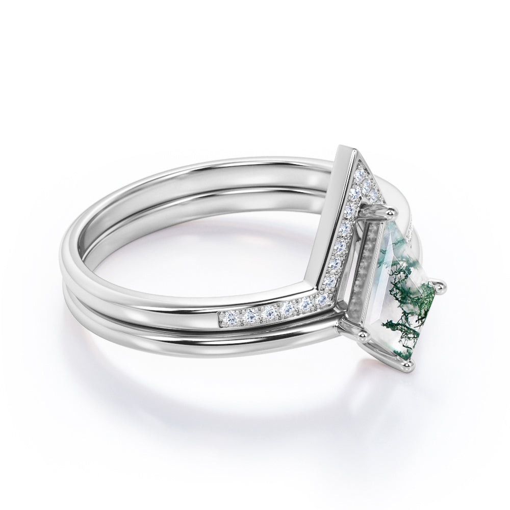 Solitaire Chevron 1.25 carat Kite shaped Moss Green Agate and diamond wedding ring set in Rose gold