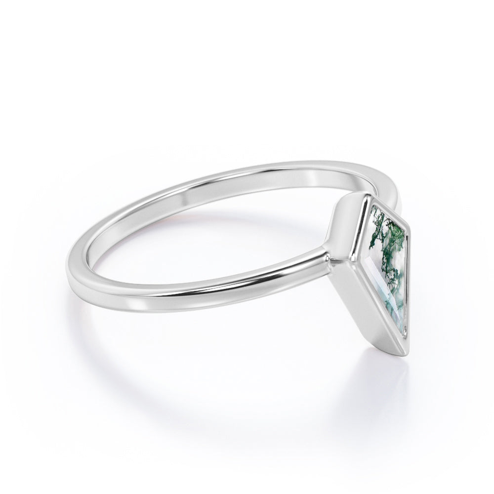 Single Stone 1 carat Kite shaped Moss Green Agate bezel solitaire engagement ring in Rose gold