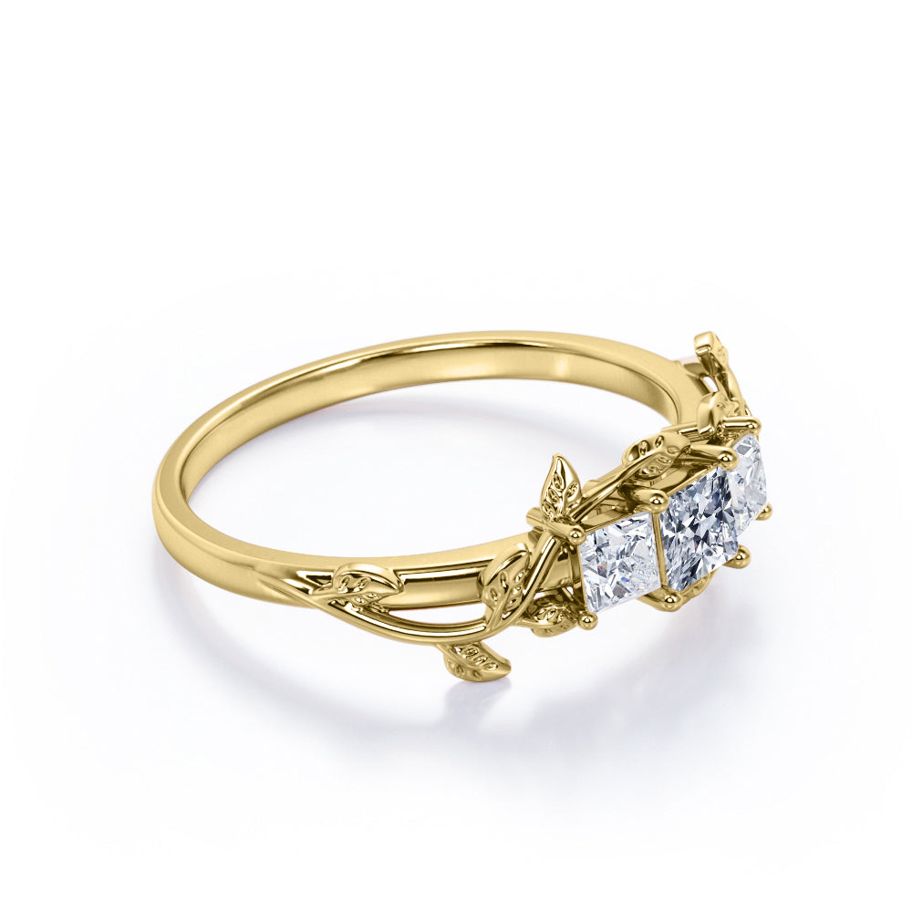 Vine leaf 0.49 carat Princess cut Diamond Vintage Engagement ring for women in Gold