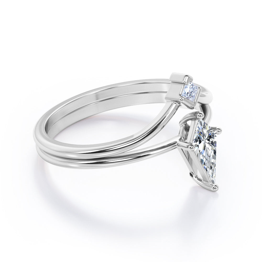 2 stone Chevron 0.55 carat Kite shaped Moissanite and diamond minimalist wedding ring set in Rose gold