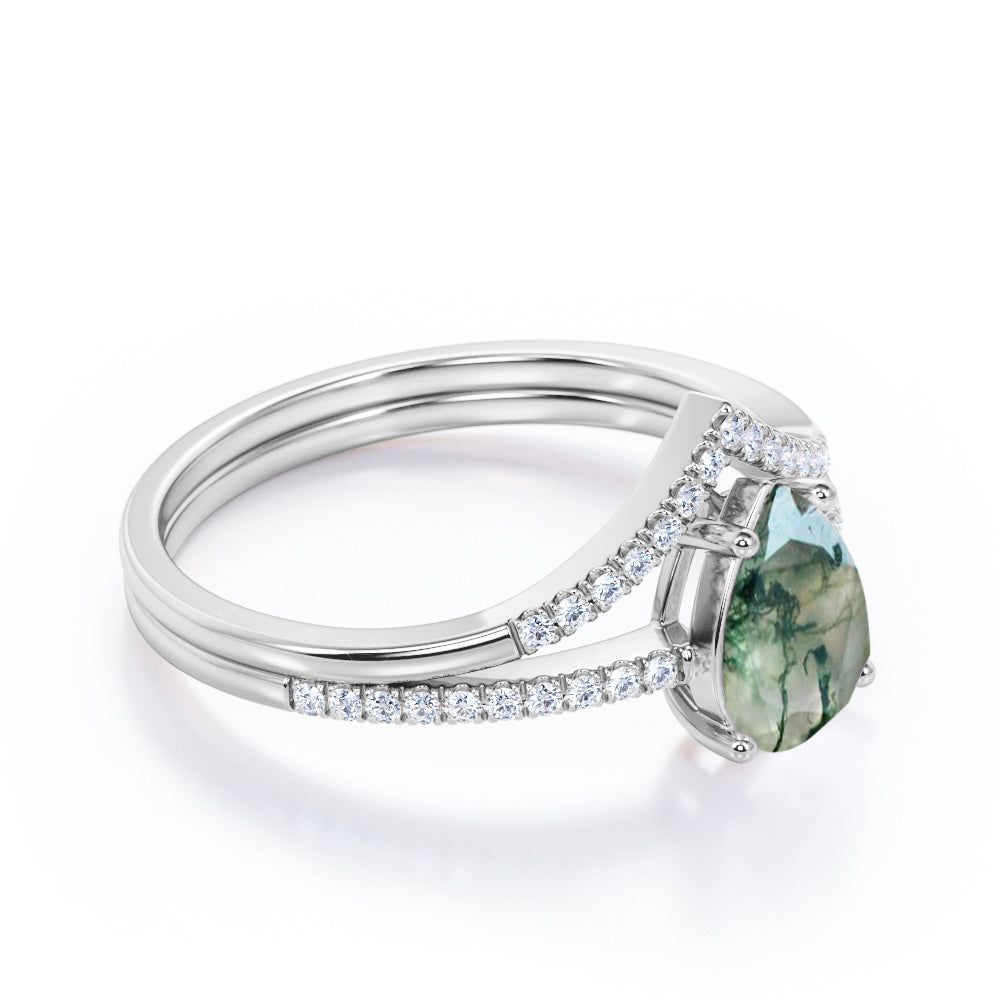 Stylish Contoured 1.35 carat Tear drop shaped Moss Agate and diamond chevron crown Bridal set for women in Black gold