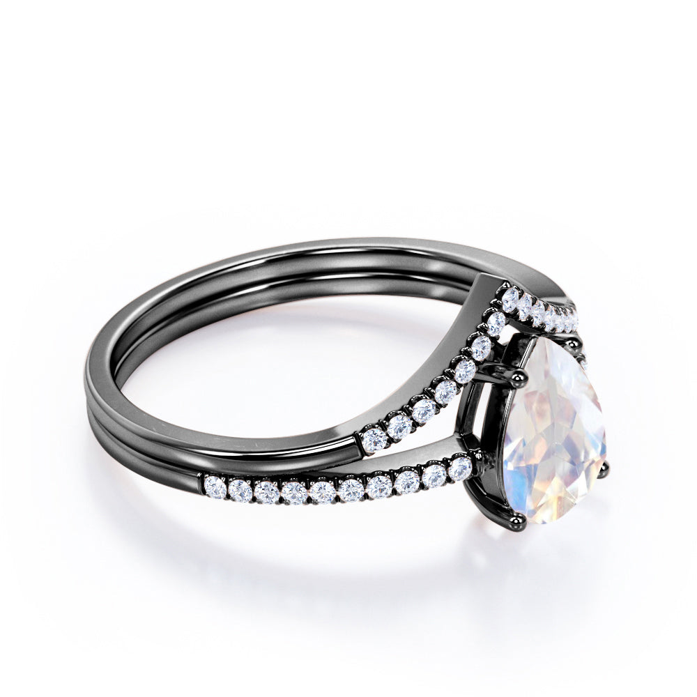 Magnificent 1.5 carat Pear cut Moonstone and diamond V-shaped wedding ring set in White gold