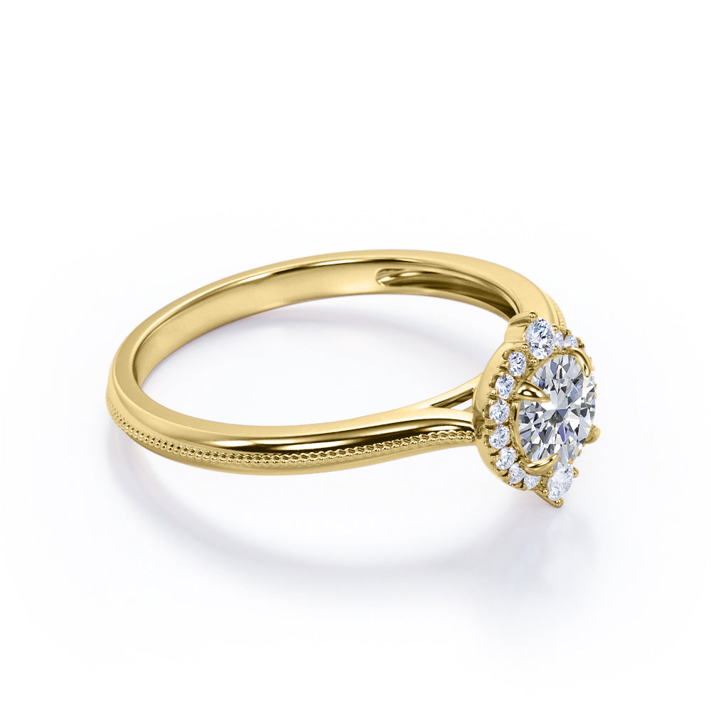 Antique Milgrain 0.57 carat Round cut Brilliant Daimond- Tapered shank - milgrain Edge - Engagement ring in Gold