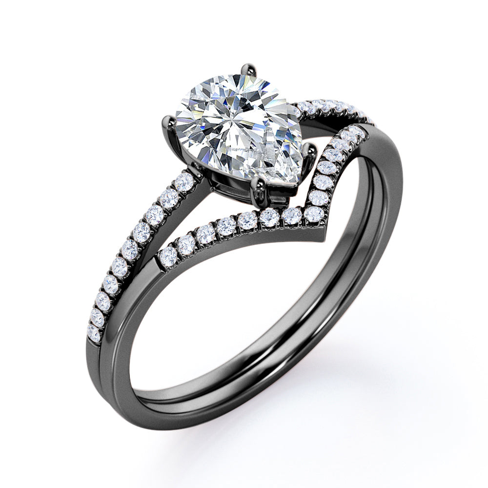 Vintage inspired 1.35 carat Pear cut Moissanite and diamond crown wedding ring set for women in rose gold