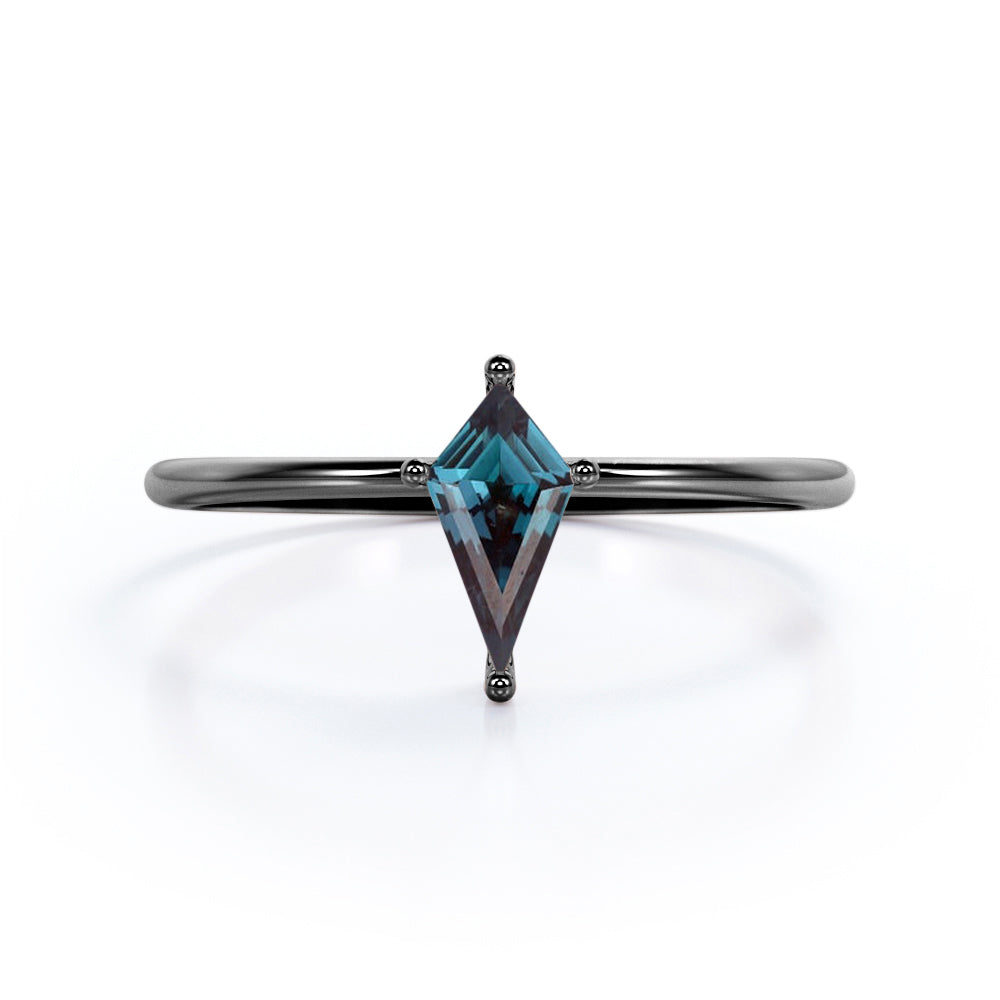 Black gold hotsell alexandrite ring