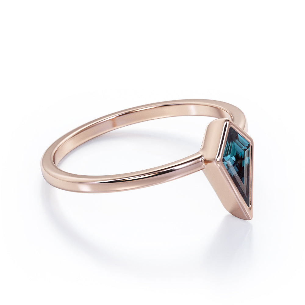 Antique Bezel 1 carat Kite shaped Alexandrite engagement ring in Rose gold-promise ring for women