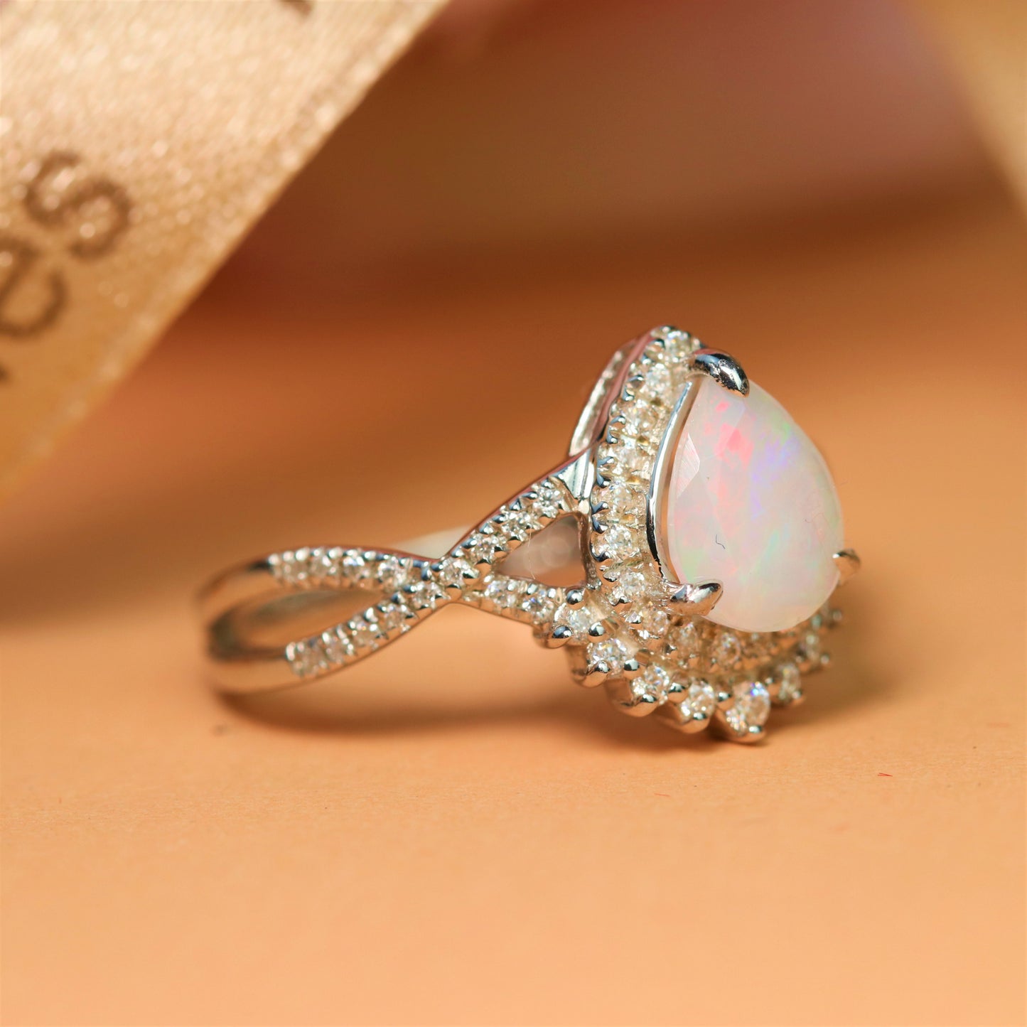 Vintage artdeco 1.5 carat pear shape Fire Opal Engagement Ring in Gold