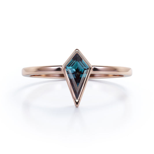 Antique Bezel 1 carat Kite shaped Alexandrite engagement ring in Rose gold-promise ring for women