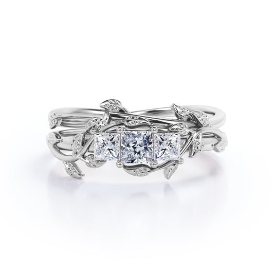 Exquisite Nature inspired 0.49 carat Princess cut Diamond Art-deco Vintage Bridal set in Gold