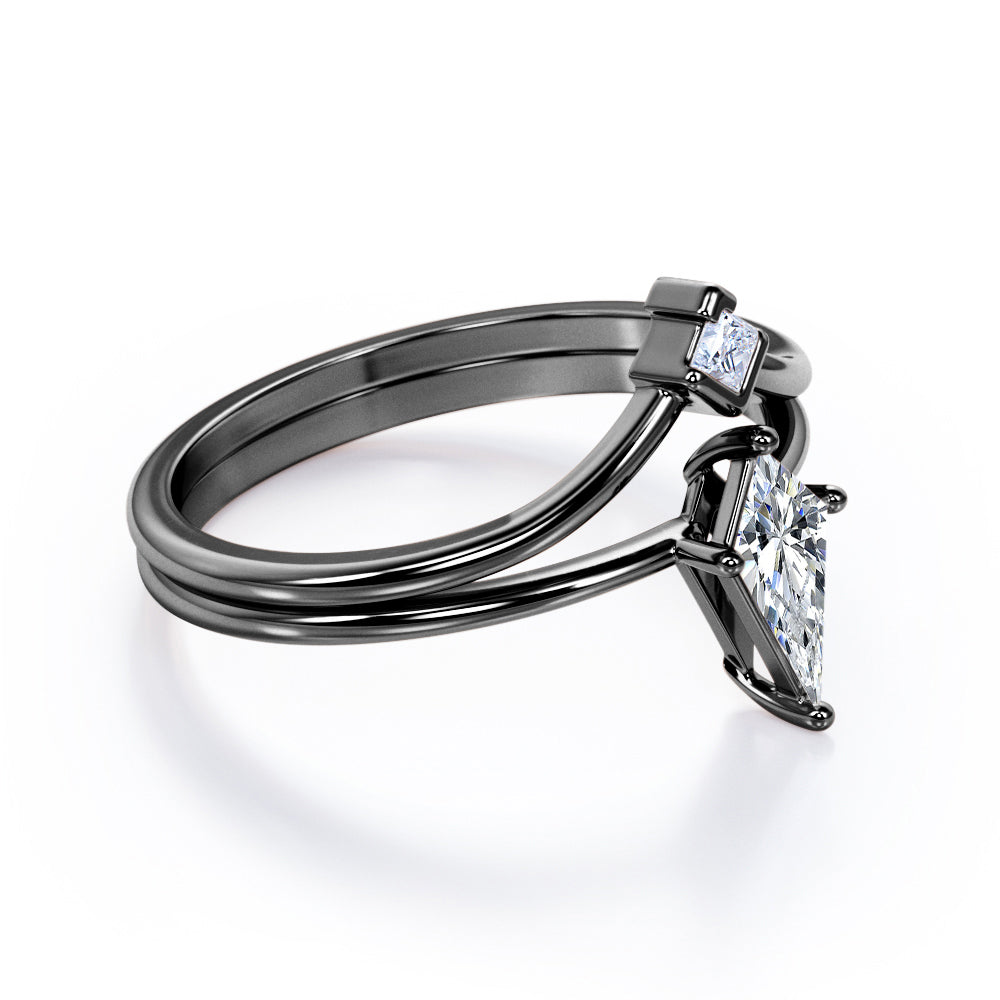 2 stone Chevron 0.55 carat Kite shaped Moissanite and diamond minimalist wedding ring set in Rose gold