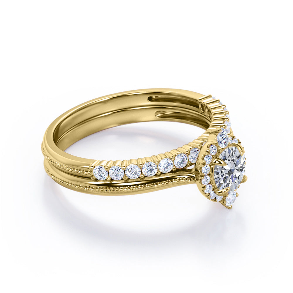 Exquisite Milgrain Halo 0.83 carat Round cut Brillaint diamond-shared prong setting Bridal wedding set in Gold