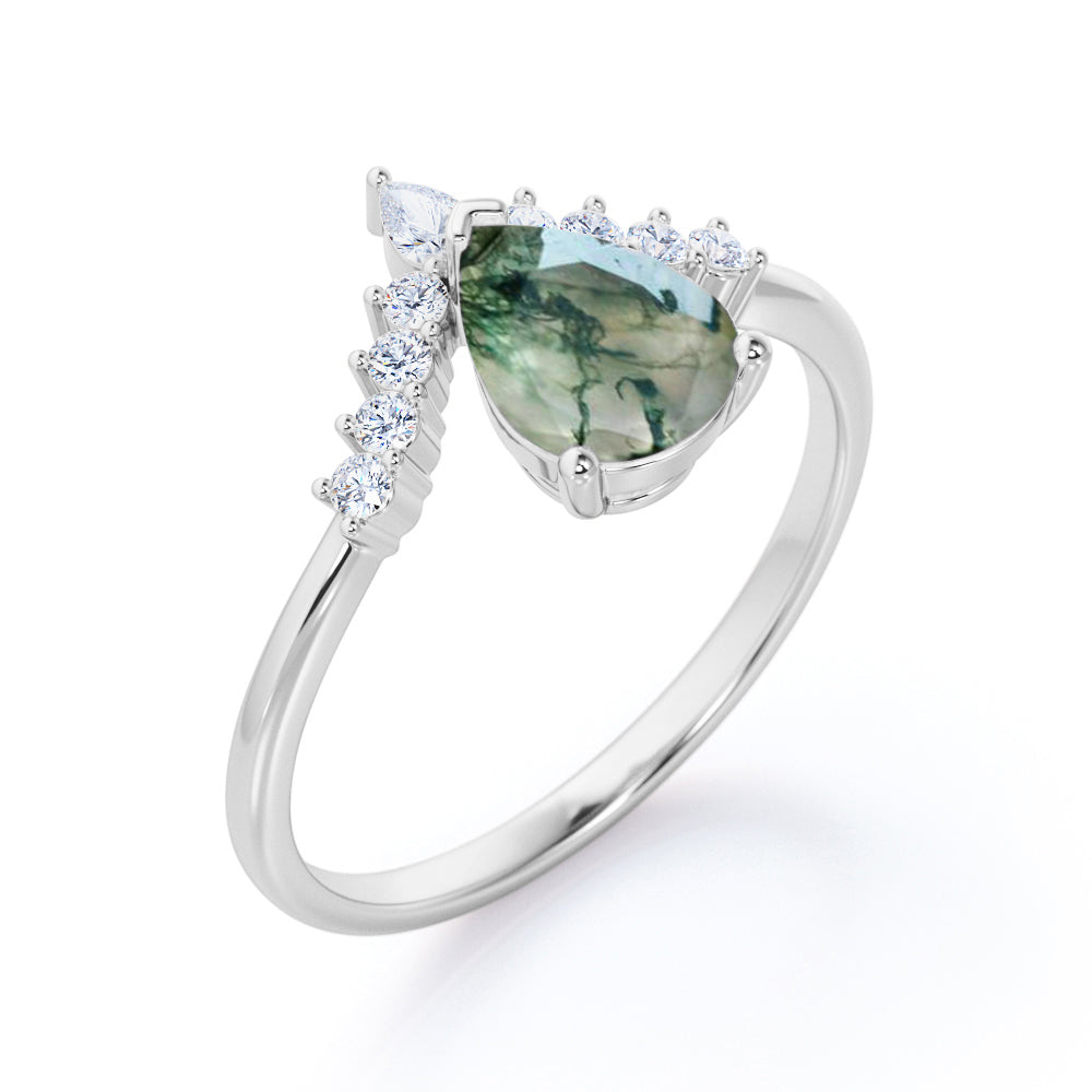 Art deco V-shaped 1.15 carat tear drop shaped Moss Agate and diamond tiara inspired promise ring in Black gold