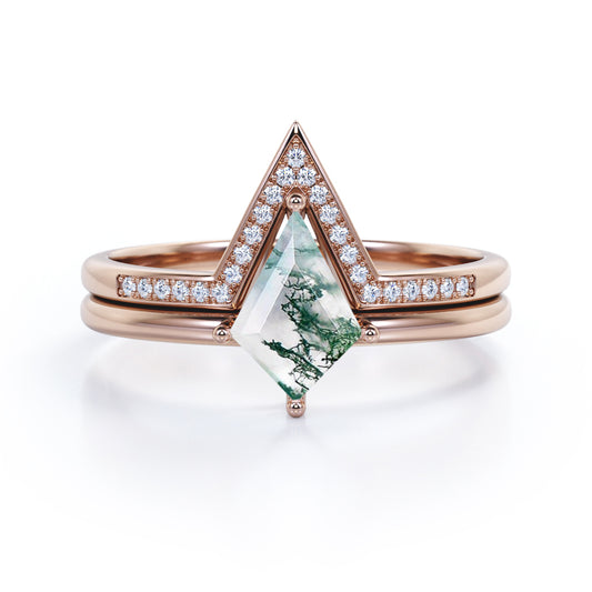 Solitaire Chevron 1.25 carat Kite shaped Moss Green Agate and diamond wedding ring set in Rose gold