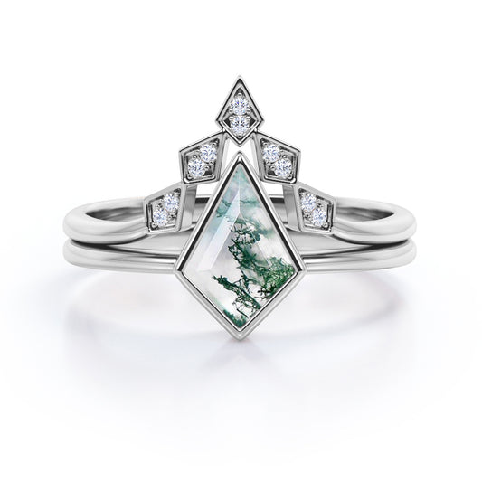 Bezel Chevron 1.1 carat Kite shaped Moss Green Agate and diamond anniversary ring in White gold-engagement ring