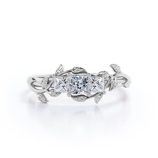 Vine leaf 0.49 carat Princess cut Diamond Vintage Engagement ring for women in Gold