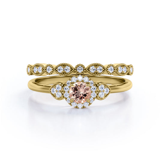 Heart Halo 0.8 carat Round cut Morganite and diamond art deco inspired wedding ring set in Yellow gold