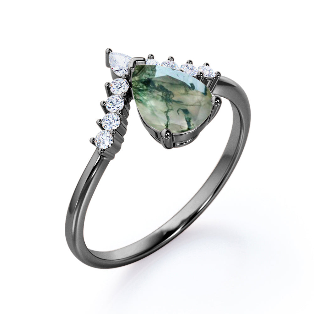 Art deco V-shaped 1.15 carat tear drop shaped Moss Agate and diamond tiara inspired promise ring in Black gold
